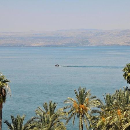 Roses By Lake Kinneret Tiberias Exterior photo
